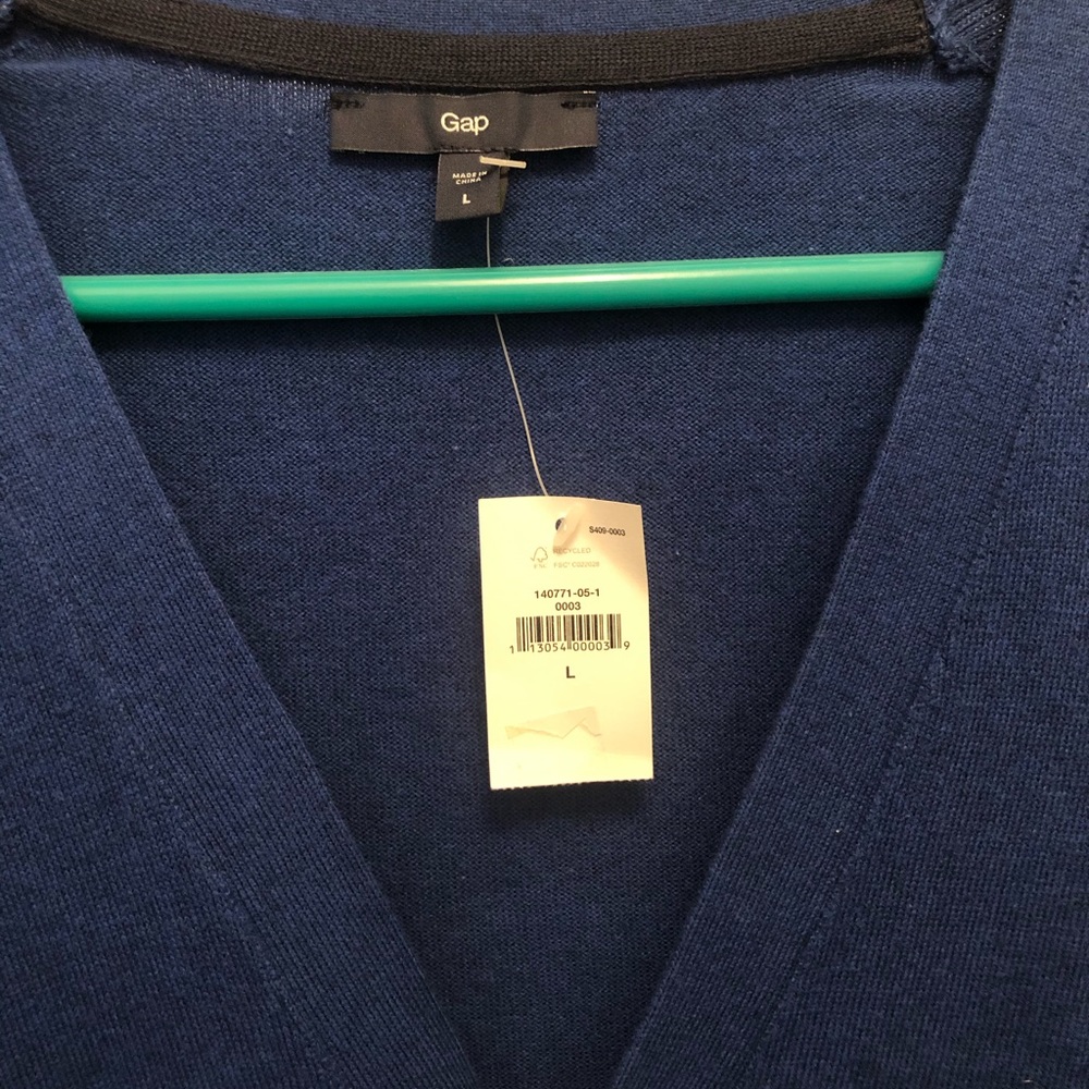Brand new mens blue Gap cardigan  (L)